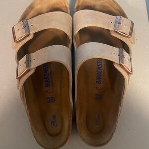 Birkenstock Arizona 43/W12 Light Brown Sandals with Dual Buckles